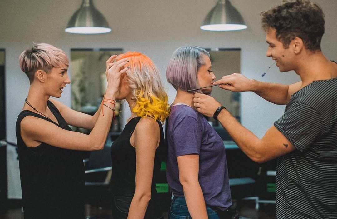 Echipa Factory Salon la lucru — Rocsana & Liviu